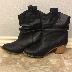Charles Albert Vegan Leather boots - size 9